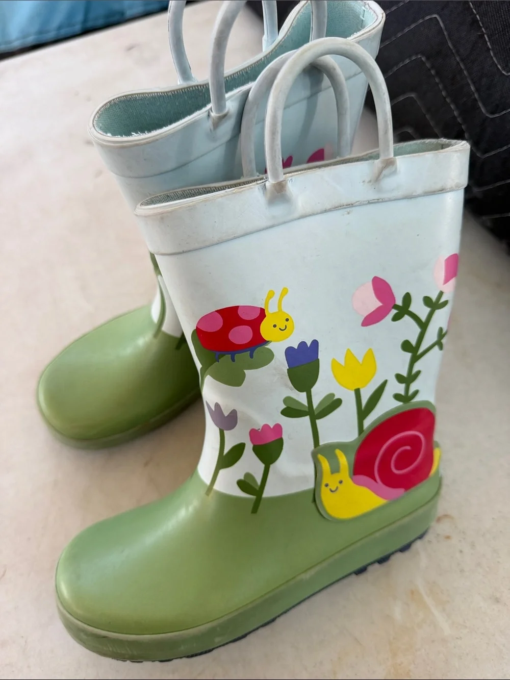 Cat & Jack Girls Green White Floral Snail Rain Boots